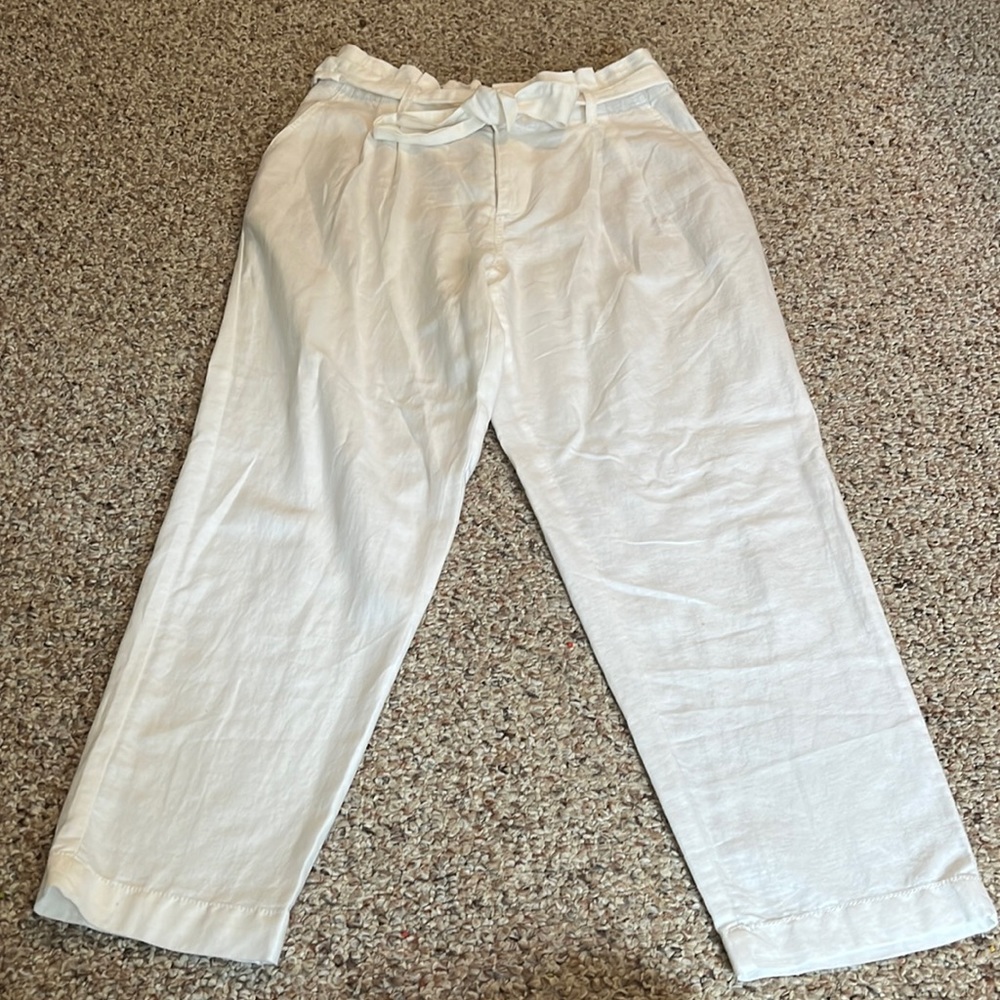 Loft white linen pants, worn once. Size Medium, super comfortable.